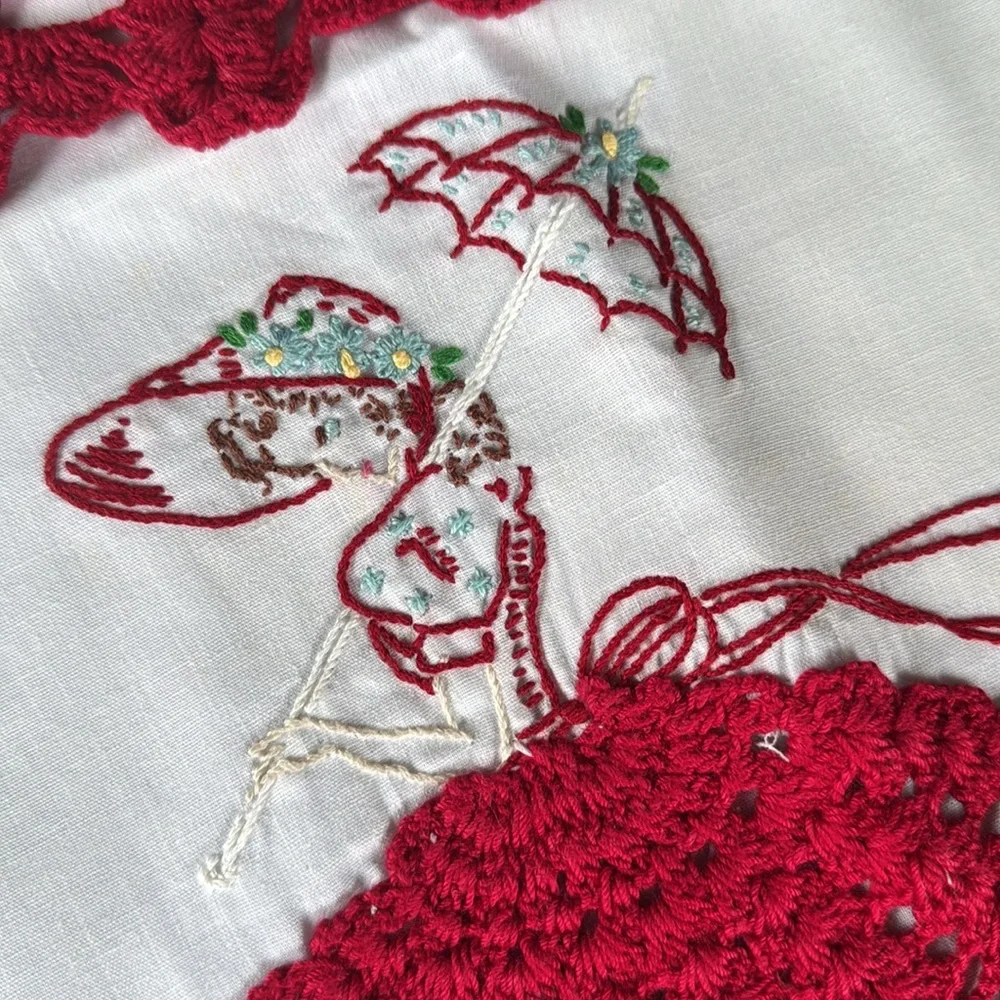 Vintage hand‎ crocheted southern bell pillowcase pair